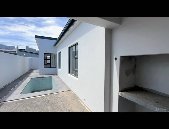 4 BEDROOM HOUSE FOR SALE IN SANDOWN